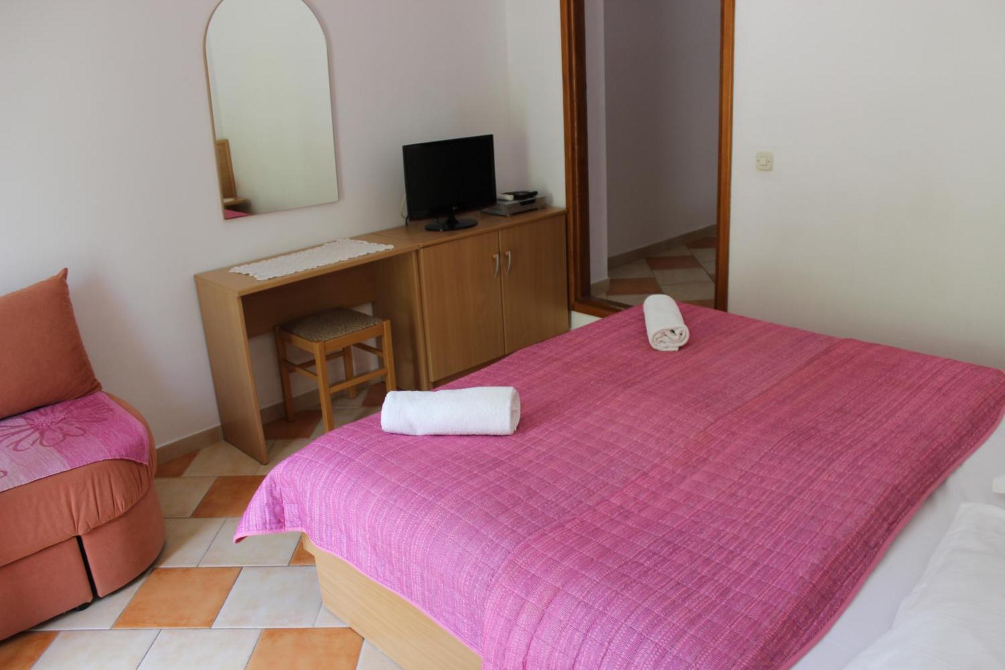 Apartments Pansion Franka بريست الغرفة الصورة