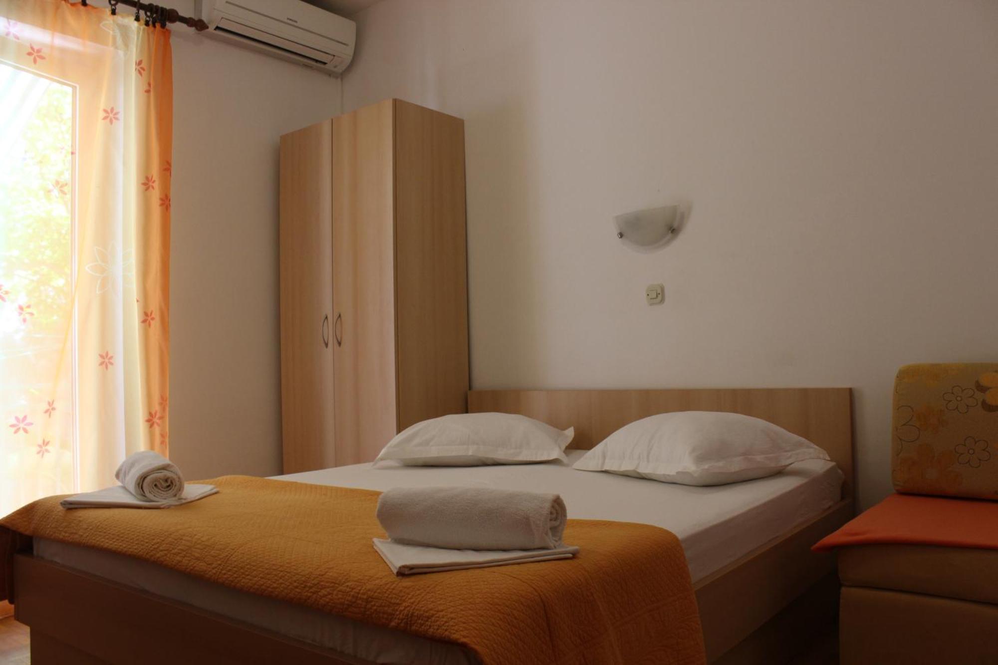 Apartments Pansion Franka بريست الغرفة الصورة
